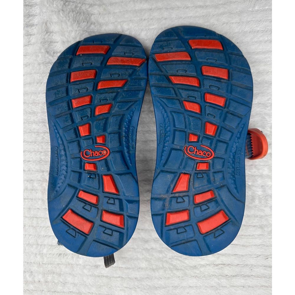 Boys Chacos sandals - Picture 3 of 5